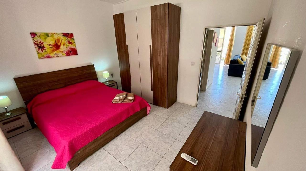 Sea View And Valley View Flat In Marsalforn Apartment Bagian luar foto